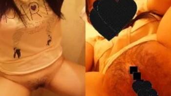 パイパンから陰毛が生えてきた様子を撮影した自撮り写真が話題に