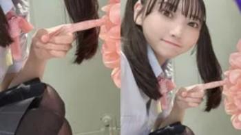 矢野妃菜喜！ブラチラハプニング！シャツの隙間からブラジャーがチラリ！