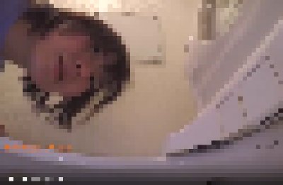 【そんなんしても流れないって！】故障していると知らずに洋式トイレで快便を見せつけた女性、その後・・・（激推し動画）