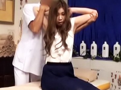 整体にやってきた美人OLが悪徳整体師に犯されて膣内射精されちゃう様子【マッサージ】