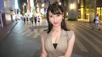 【AV女優の名前が知りたい！】ナンパしたお姉さん、久々のチ○ポが相当ツボだったみたいでハメ潮止まらず。散々噴き散らかして部屋中ビショビショにしたあと、いやらしく喘ぎながら人生初の中出しまで味わってもらいました、、、