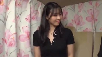 《エロ動画×人妻･素人》夫に毎日相手にされていない都内在住の美人清楚系素人妻が欲求不満でエッチなインタビュー！勢いでそのままホテルイン！