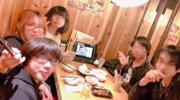 【画像】チー牛たちの地獄のような飲み会写真、見つかるｗｗｗｗｗｗｗｗｗｗ
