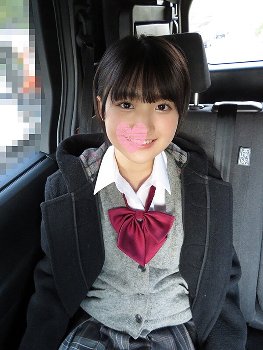 チンポ圧力から逃れようとしても腰を押さえつけられ間髪いれず次々挿入される！連続中出しに小さな子宮は一人分の精液も受け止めきれず膣穴から常時ザーメンを溢れさせていました。