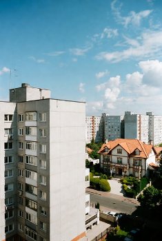 「完全オリジナル作品・自作」両親溺愛の留美、突然の帰省