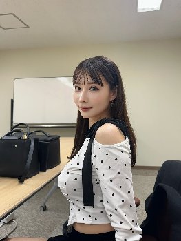 日本一美しいドラマー・大野真依さんの掴みたくなる横乳