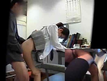 【女子校生】変態診療所では地味なめがねJKが医者に性教育されているところを隠し撮りされています