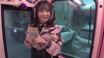 《エロ動画×MM号･美少女》街中で見付けた可愛い女の子（19歳）をマジックミラー号へ招待しエッチな器具で気持ち良くさせられ半強引にレイプｗ