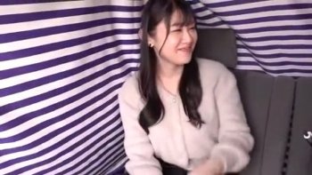 《エロ動画×素人･人妻》旦那とセックスレス気味の美人妻が欲求不満気味でスタッフのデカチンを見て欲情しホテルで生ハメSEX！