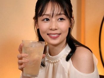 【最高】【友達の彼女】『始発までウチいていいよ？』終電逃して友人の彼女の自宅へ…無防備ノーブラ姿にエロ性欲爆発で夜這い浮気ハメ
