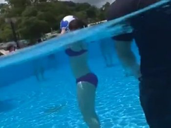 【巨乳】「いや…何ですか！？」公共のプールで白昼堂々レイプ！水の中で逃げられずガチ中出し