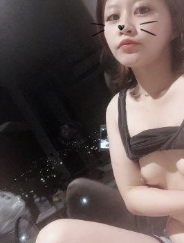 【おっぱい】  小娘の　ちょちょいのちょいのおっぱい・・・・・・。