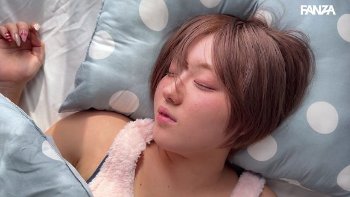 妹の寝顔が可愛くて実の兄がイタズラした問題の映像