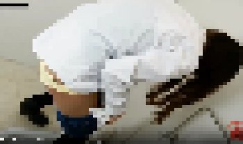 【下痢を漏らす瞬間】美女が呻き声を上げて・・・我慢出来ずに限界がピークに達した様子（和式トイレ動画）