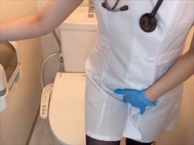 【個人撮影】ナースコスに手袋してトイレでオナニーを自撮りしてるお姉さんの投稿映像がなんかエロい件