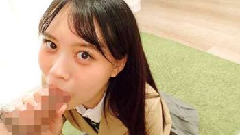 【素人】校門前で卒業式直後の学生さんゲット。スカートにもブレザーにも濃厚ザーメンをぶっかけてあげました