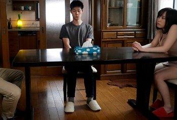 【近親相姦×巨乳美女】離婚寸前の義姉は他人棒にはめられてもへっちゃらｗ堂々と不倫して落ちんぽ堪能！