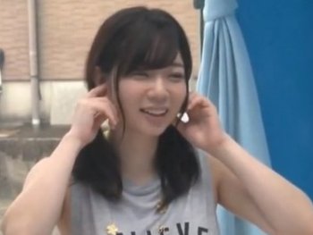 【中出し】男友達と素股体験中に挿入→生発射されちゃった女子大生