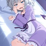 【エロ画像】グレー髪サイドテール長身貧乳×寝起き・パジャマ_AI_アニメエロ画像