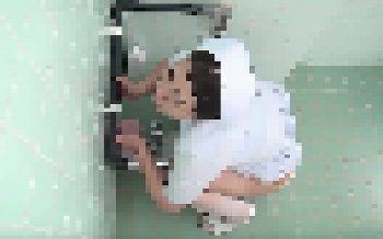 【相当激アツ】和式トイレで色気あるナース達が凄い量を排便中（和式トイレ動画）