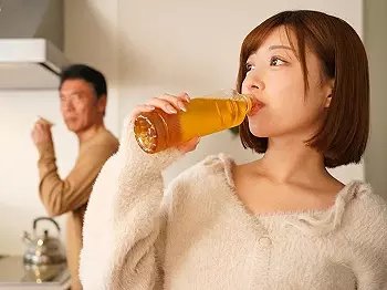 【JKレイプ】中年過ぎて子持ちの女と結婚して出来た連れ子の娘がメスガキすぎて…嫁が居ない家で女子校生を無理やり肉便器調教