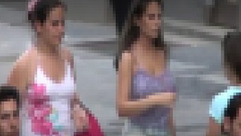 街中を歩いているデカすぎるおっぱいの女達が最高すぎますねｗｗｗ