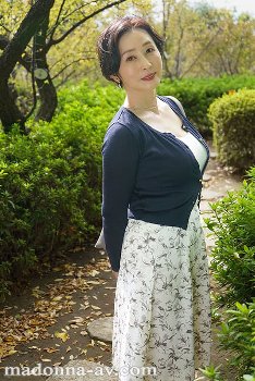 木戸薫　56歳の上品熟奥様が限界セックスレスからAVデビュー３P