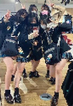 【画像あり】横浜のJKのスカート丈生で見たことない奴www