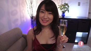 【青葉夏】シャンパンで痴女化した彼女が本能を曝け出す積極的セックス