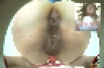 【真下からアナル接写】和式トイレで唸りながら踏ん張る便秘気味なギャル（排泄動画）