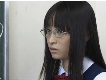 【おしっこ】メガネがエロいオタク少女がM男の同級生に迫る！【エロ動画おすすめ】