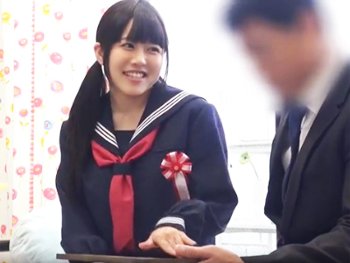 【素人】「ええ！中！？ヤバ‥」卒業式直後の女子⚫︎生娘にお父さんが発情してお祝い膣内射精ｗｗ