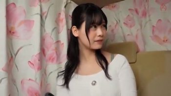 《エロ動画×素人･人妻》旦那とレスの社長夫人がロケ車で欲情しホテルで自慢の巨乳パイズリ射精を披露し狂い悶える姿