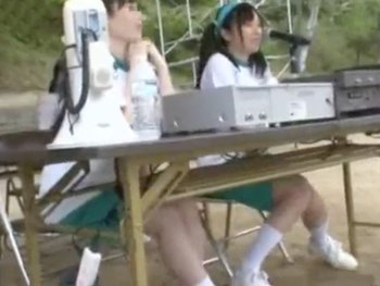 【美少女】運動会の最中に親の目を盗んで生徒をレイプする強姦魔