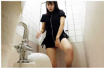 【トイレオナニー】ボインの若い女性が公衆便所でマスターベーション！【スカトロ動画おすすめ】PETERS