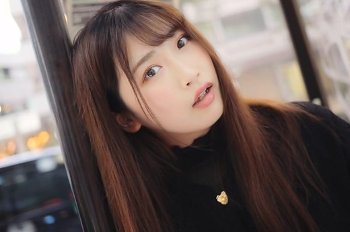 美園和花 8KVR作品｜細部まで際立つ表情、その一瞬の没入