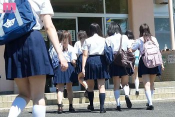 男の本能を揺さぶるJKチラリズム！学校内のミニスカ制服パンチラ