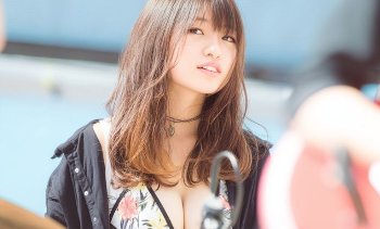 【動画】おっ ぱい揺らす事しか考えてない女性ドラマーwwwwwww