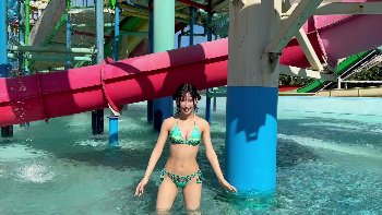 #2i2のエース・森嶋あんり、プールで見せた極上の「水着グラビア」。その透明感はもはや芸術。