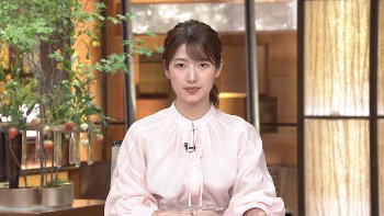 安藤萌々アナ　うっすらと透ける！！