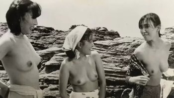 昔の海女さん、おっぱい丸出しだったｗｗｗｗｗ