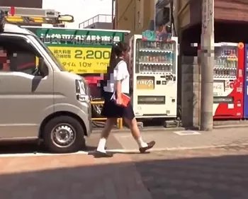 【媚薬潮吹き】ぴち肌美乳ボディが麻痺るほど危ない！薬飲まされヘロヘロJKが膣内射精でぐったり