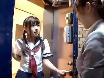＜女子校生＞エロ貧乳JKを襲うムチムチ巨尻な家庭教師！セクハラ痴漢で寸止め調教…ペニバン装着の強姦凌辱で失禁お漏らし！