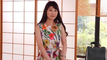 【高樹結花】チンポが欲しくて堪らない長身スレンダー奥様の初脱ぎパイパン全裸