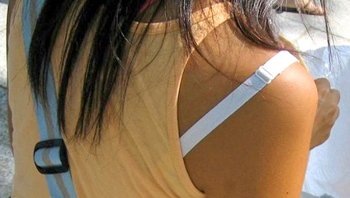 女子高生のブラ紐が見えた時の感動を共有したい！