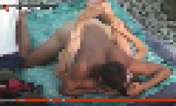 【これぞ交尾】海外のビーチでオスとメスがエロいハメ合いをしていた（性交盗撮映像）