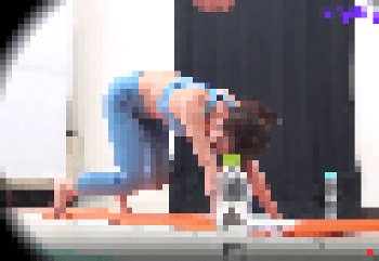 【ヨガ中の粗相】可愛い女性がｼﾞｮﾎﾞｼﾞｮﾎﾞ漏らしている瞬間がヤバかった（失禁映像）