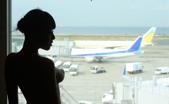 CAのお尻さわったANAの機長 「仲良くなりたいという思いでさわった」