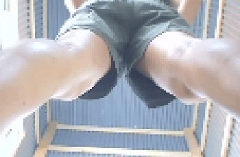 【激やばアングル】和式トイレで女性の排泄姿を直下撮影したら大興奮映像となった（放尿動画）