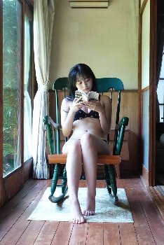 【国宝級の美くびれ】蓬莱舞の極上水着グラビアに釘付け！20歳の驚異のスリーサイズを徹底追跡